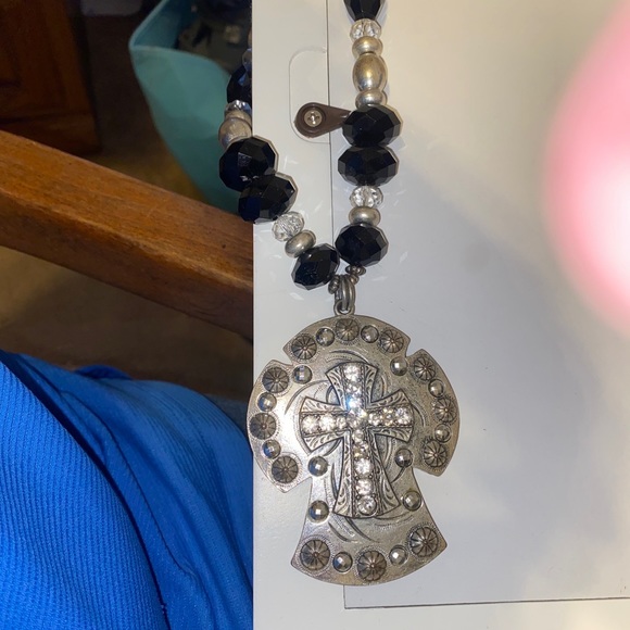 Assorted jewelry. Some are more expensive than others so please look at pictures - Picture 11 of 11